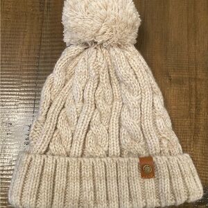 NEW UNOPENED Frye and Co Cozy Knit Pom-Pom Cream Steel Cut Oats Beanie Hat